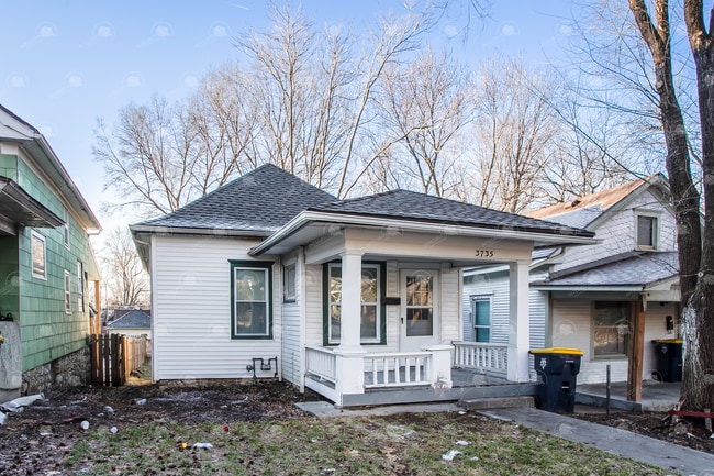 Building Photo - Cozy and Charming Two-Bedroom House with M...