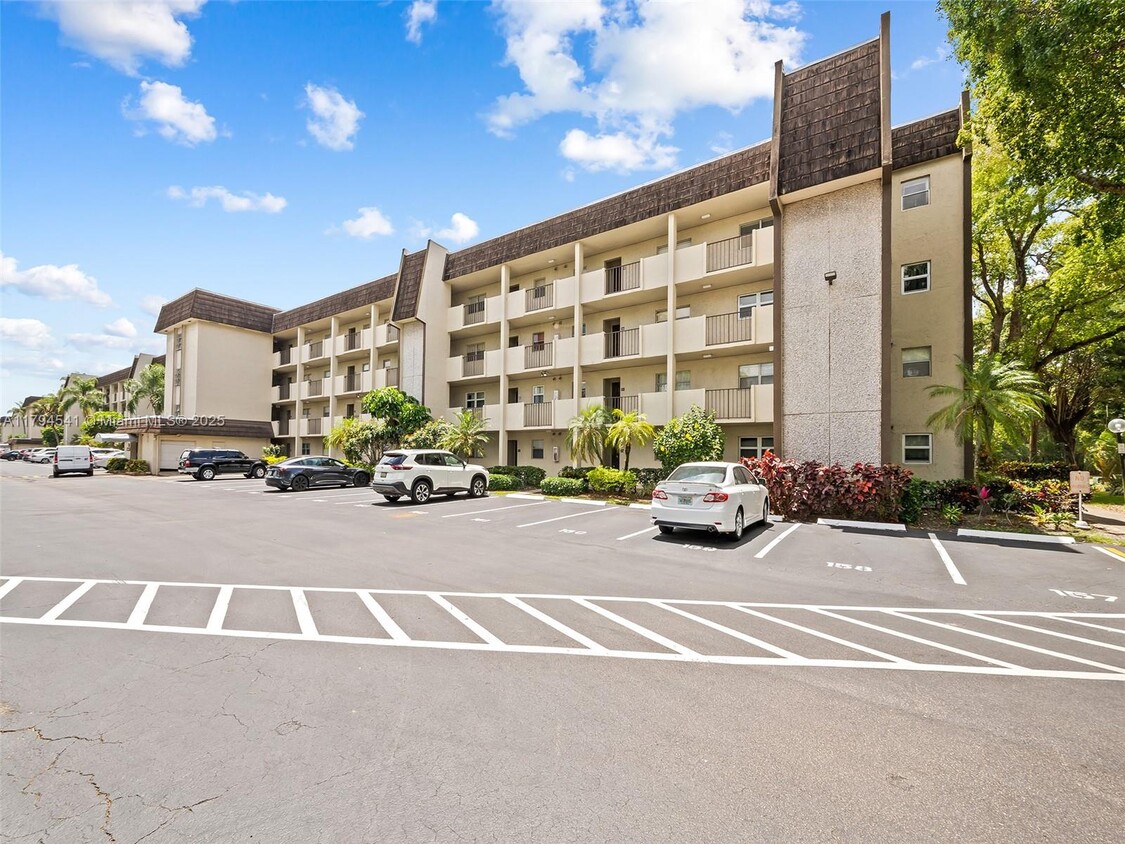 Foto principal - 6200 NW 44th St