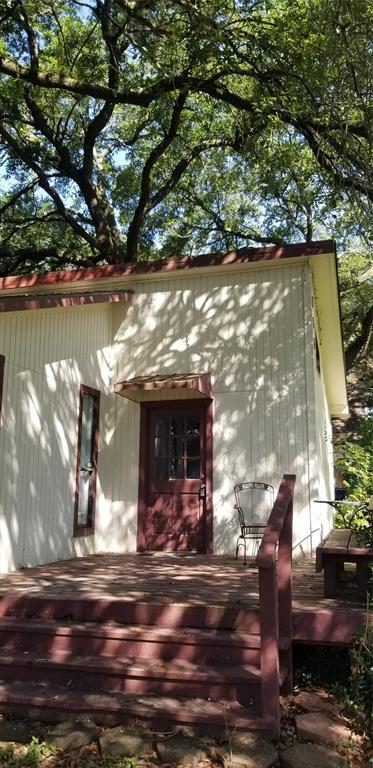 Building Photo - 115 N Willow St