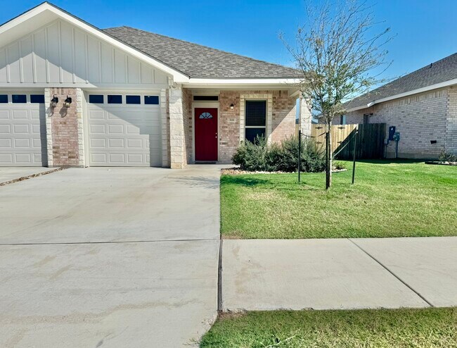 Building Photo - 5111 Rose Gdn Lp
