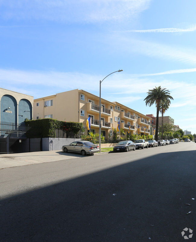 Foto del edificio - Wilshire Vermont Towers