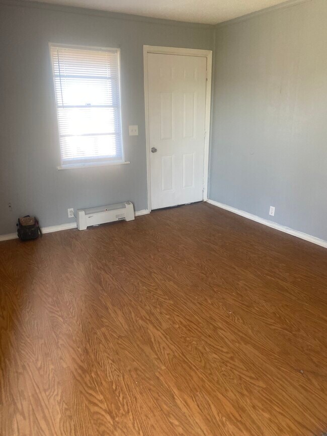 Foto del edificio - 1802 Charles Whitlow Ave