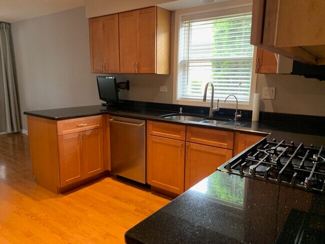 Foto del edificio - 7621 W Norridge St