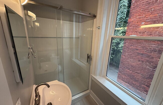 Foto del edificio - 2724 Jefferson Ave