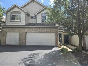 Building Photo - 945 Park Hill Cir