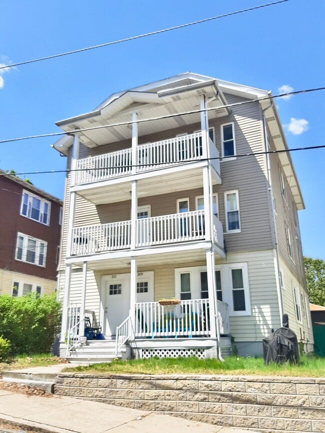 Building Photo - 311 Ward St