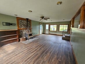 Building Photo - 11 Lakeshore Dr Building Photo - 11 Lakeshore Dr