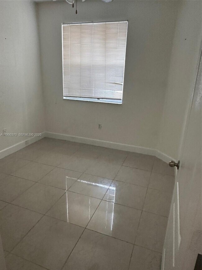 Foto del edificio - 2551 SE 16th Terrace