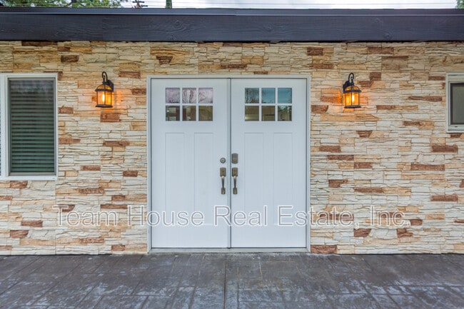 Building Photo - 27220 Seco Canyon Rd