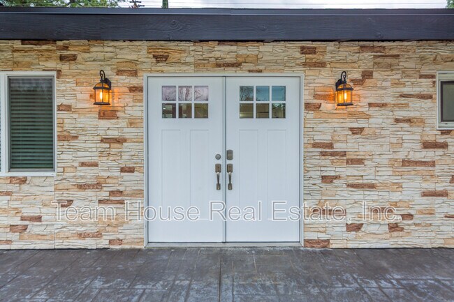 Foto del edificio - 27220 Seco Canyon Rd