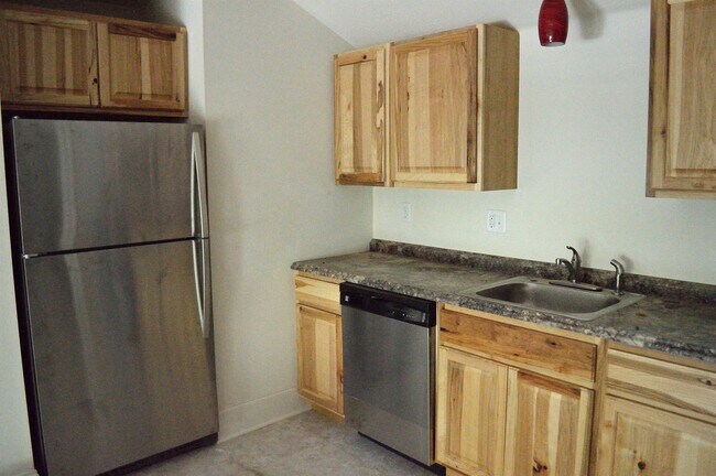 Building Photo - 214 Stribling Ave