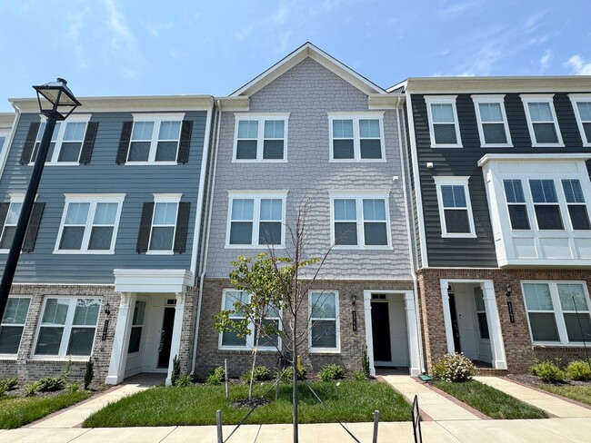 POTOMAC SHORES - BEAUTIFUL VIEWS! (interne... - POTOMAC SHORES - BEAUTIFUL VIEWS! (interne... Townhome