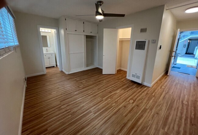 Foto del edificio - 4710 Vantage Ave