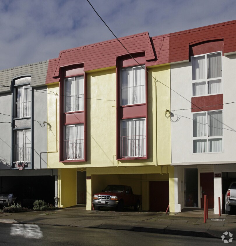 Building Photo - 474 90th St