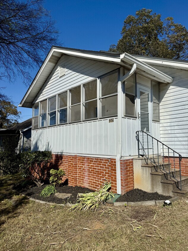Photo - 906 Cherokee St (Maryville, TN)
