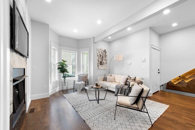Foto del edificio - 615 E 3rd St