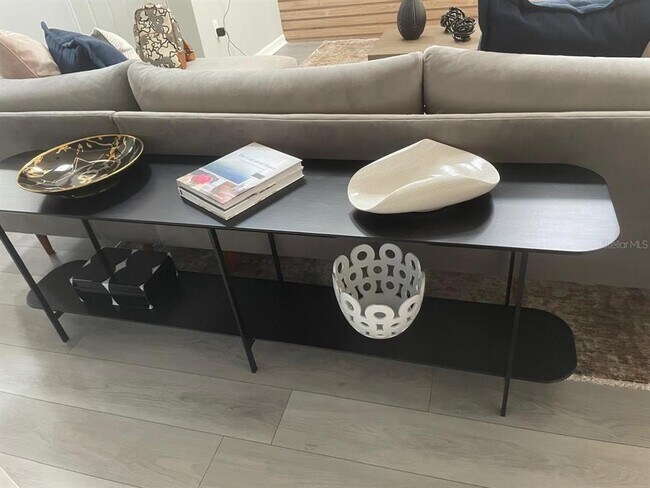 Foto del edificio - 734 Monroe Cir