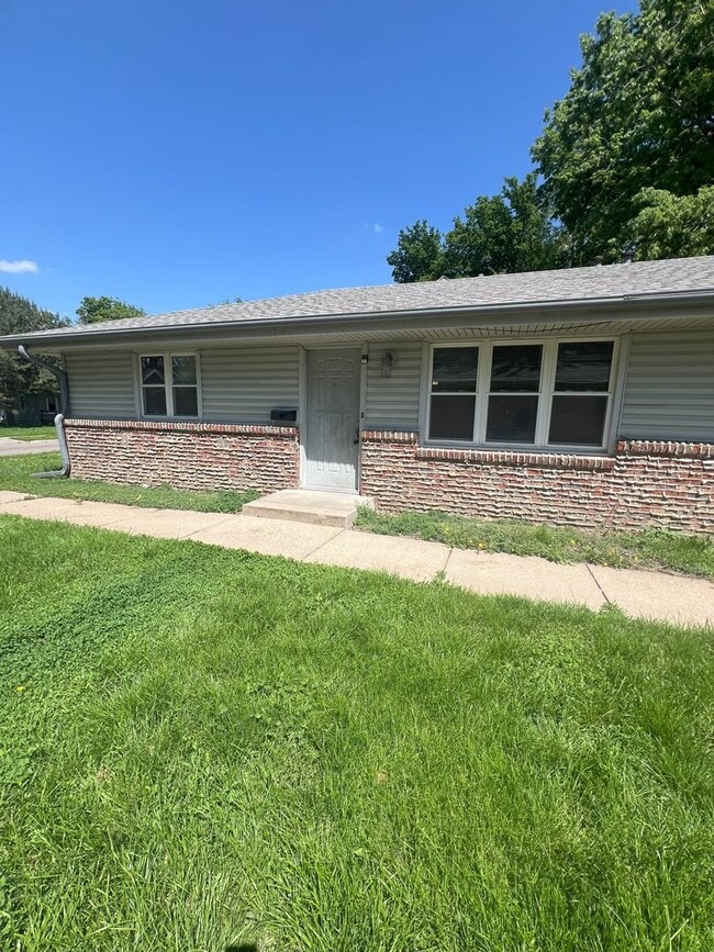 Building Photo - 2955/2957 Starr Duplex