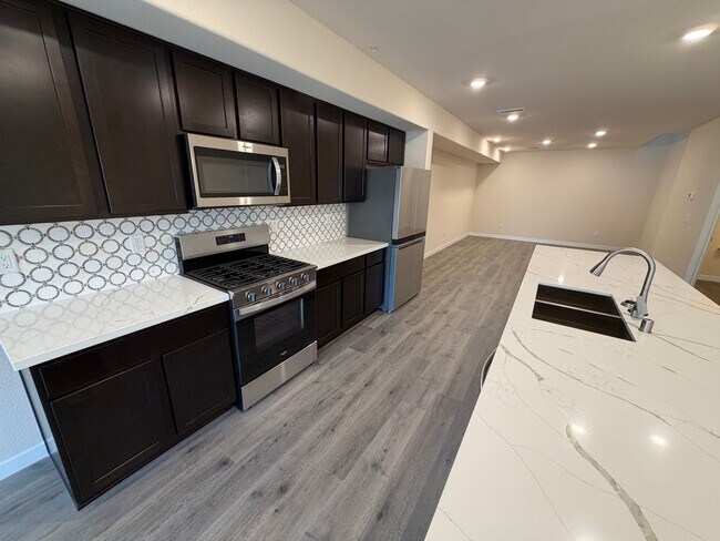 Foto del edificio - Brand New Townhome in Sparks!
