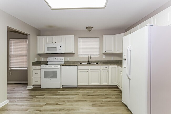 Building Photo - 34 Waterman Ave