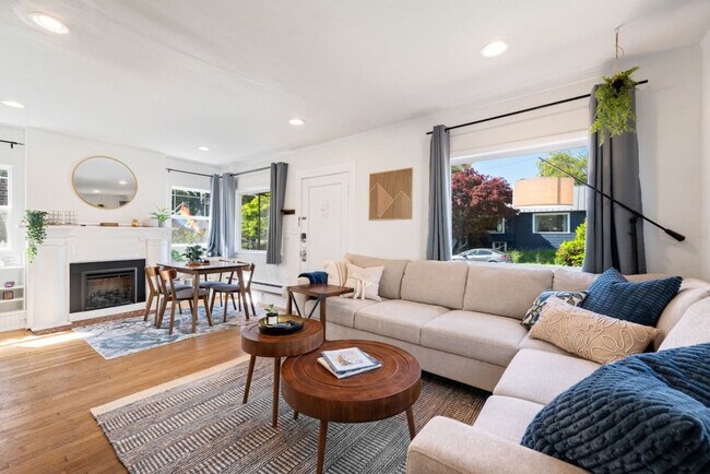 Foto del edificio - 811 NE 63rd St