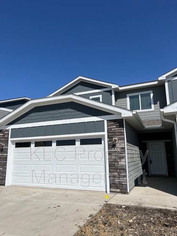 Foto principal - 233 NW Greenway Pl