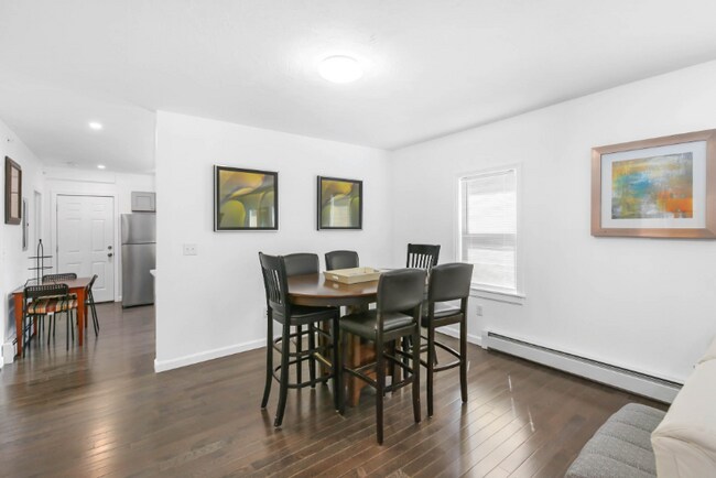 Building Photo - 15 Hawley St