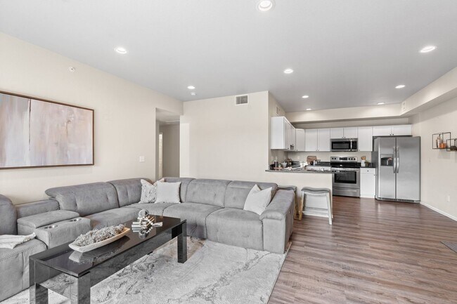 Foto del edificio - Easy Living with Modern Touches in a Prime...