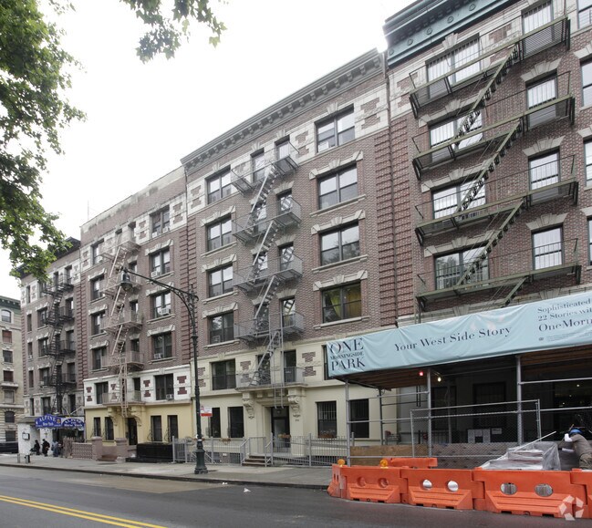 Foto principal - 250 Manhattan Ave