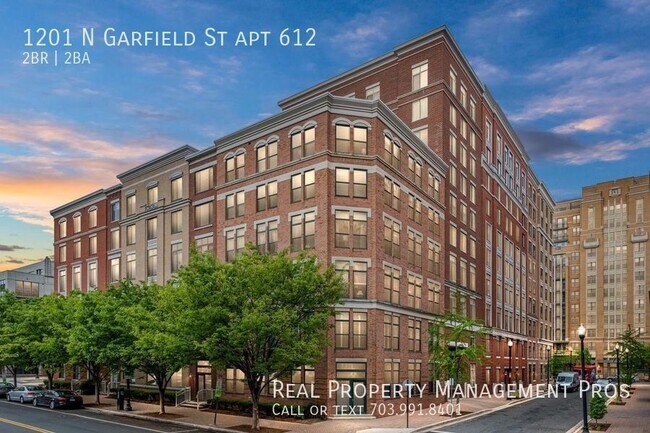 Building Photo - *COMING SOON* Beautiful Clarendon Condo in...