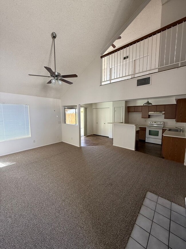 Townhouse rental 2 bedroom plus loft, 2 bath - Townhouse rental 2 bedroom plus loft, 2 bath