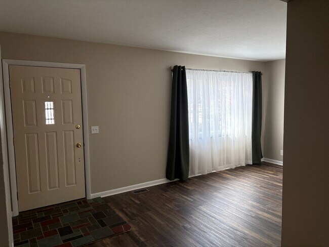 Foto del edificio - 8352 Galloway Dr