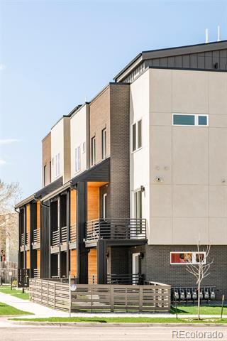 Building Photo - 2105 S Galapago St