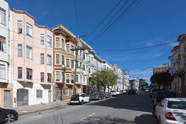 Building Photo - 1668 Washington St