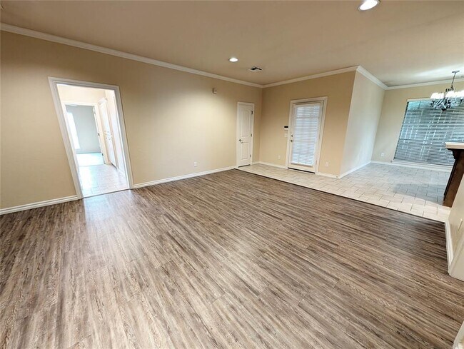Building Photo - 17115 Cedar Dr