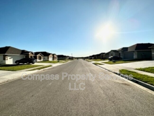 Building Photo - 7112 Canadian Dr