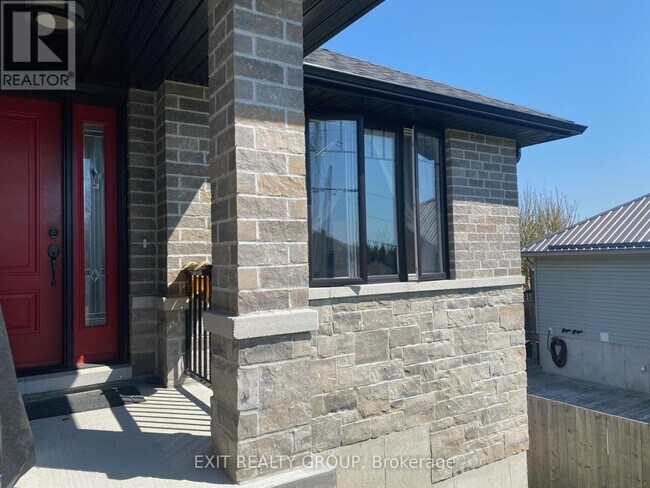 Photo du bâtiment - 82 Huffman Rd