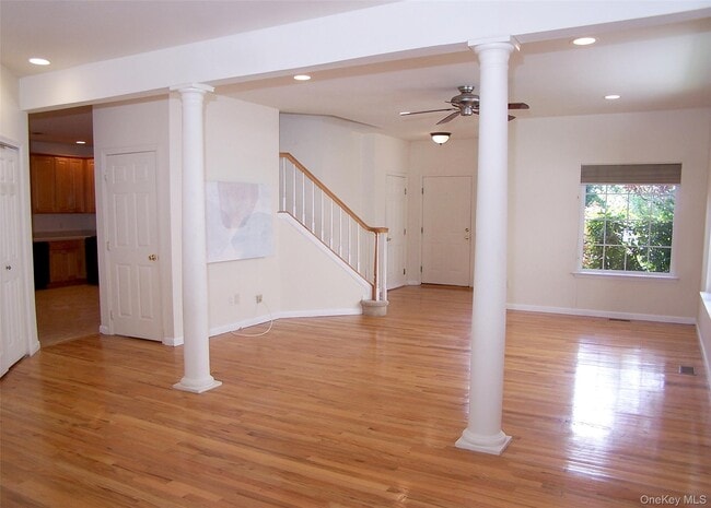 Foto del edificio - 63 Sunflower Ridge Rd