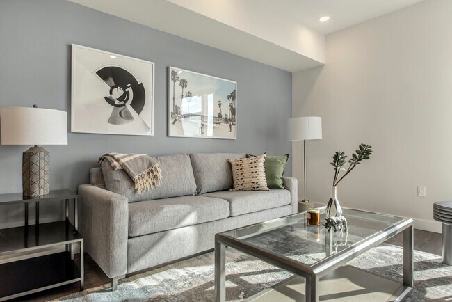 Foto del edificio - 1288 E Hillsdale Blvd