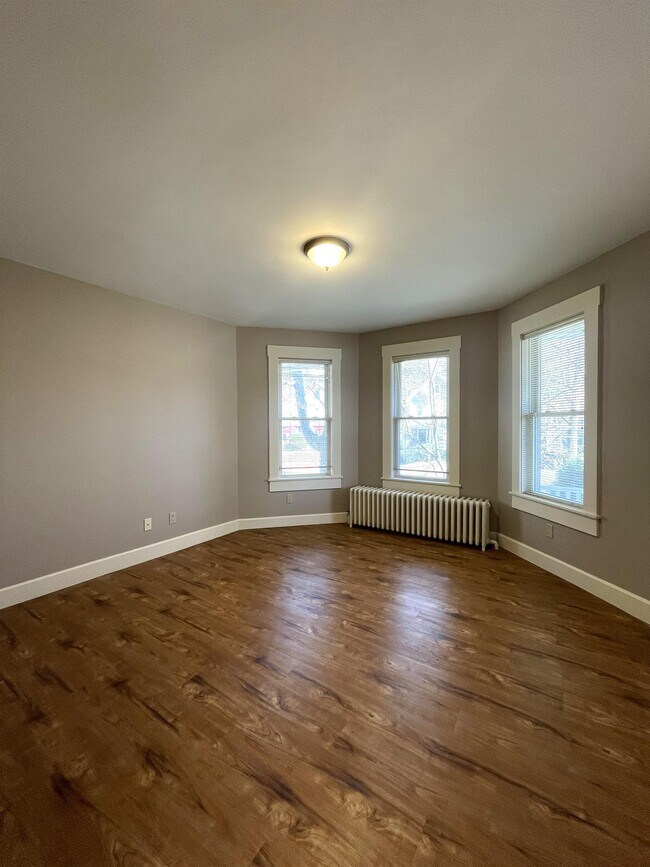 Foto del edificio - 4393 Washington St