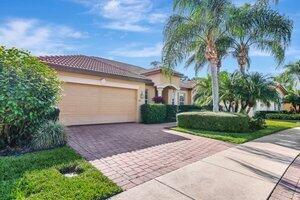 Foto del edificio - 827 SW Grand Reserves Blvd