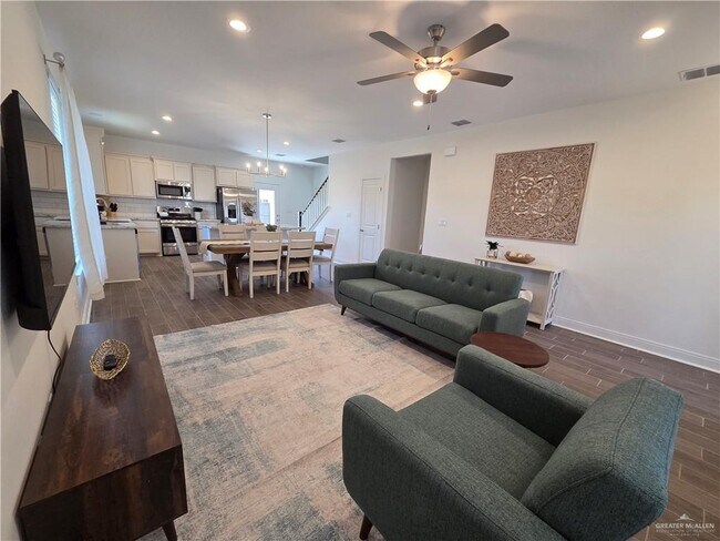 Foto del edificio - 14025 Westcave Falls Ln