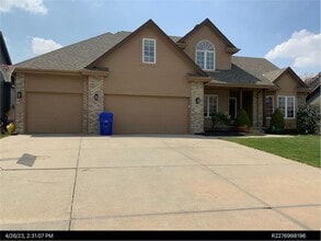 Building Photo - 6520 N 158th Ct
