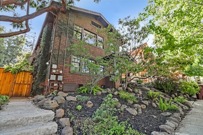 Building Photo - 21 Westall Ave