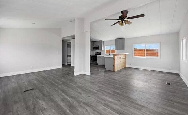 Building Photo - 1266 Cambria Ave