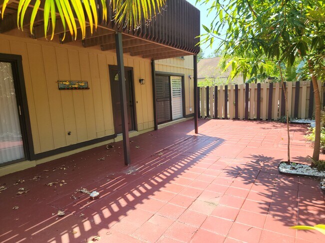 Patio delantero - 1580 39th Ave