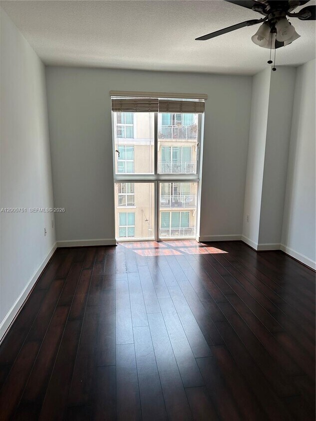 Foto del edificio - 7275 SW 90th St