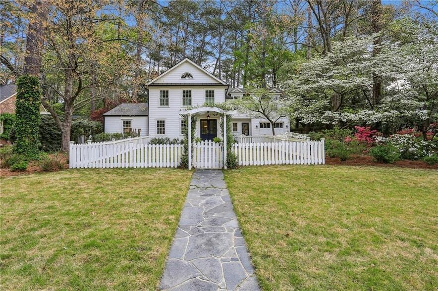 Photo - 2415 Oldfield Road NW Unit