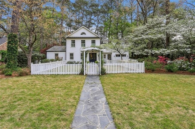 Photo - 2415 Oldfield Rd NW House