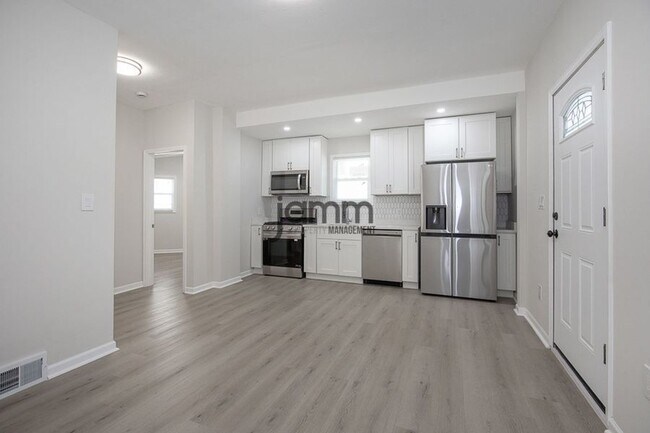Building Photo - 4911 Tillman Ave
